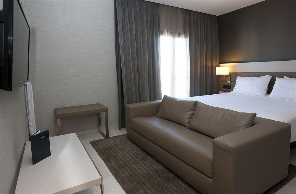 Hotel Ac Colón By Marriott 4*