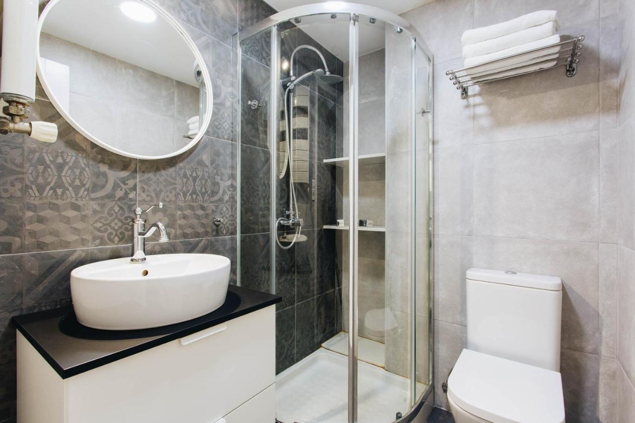 Exclusive 3 Bedroom Beach Apartment *