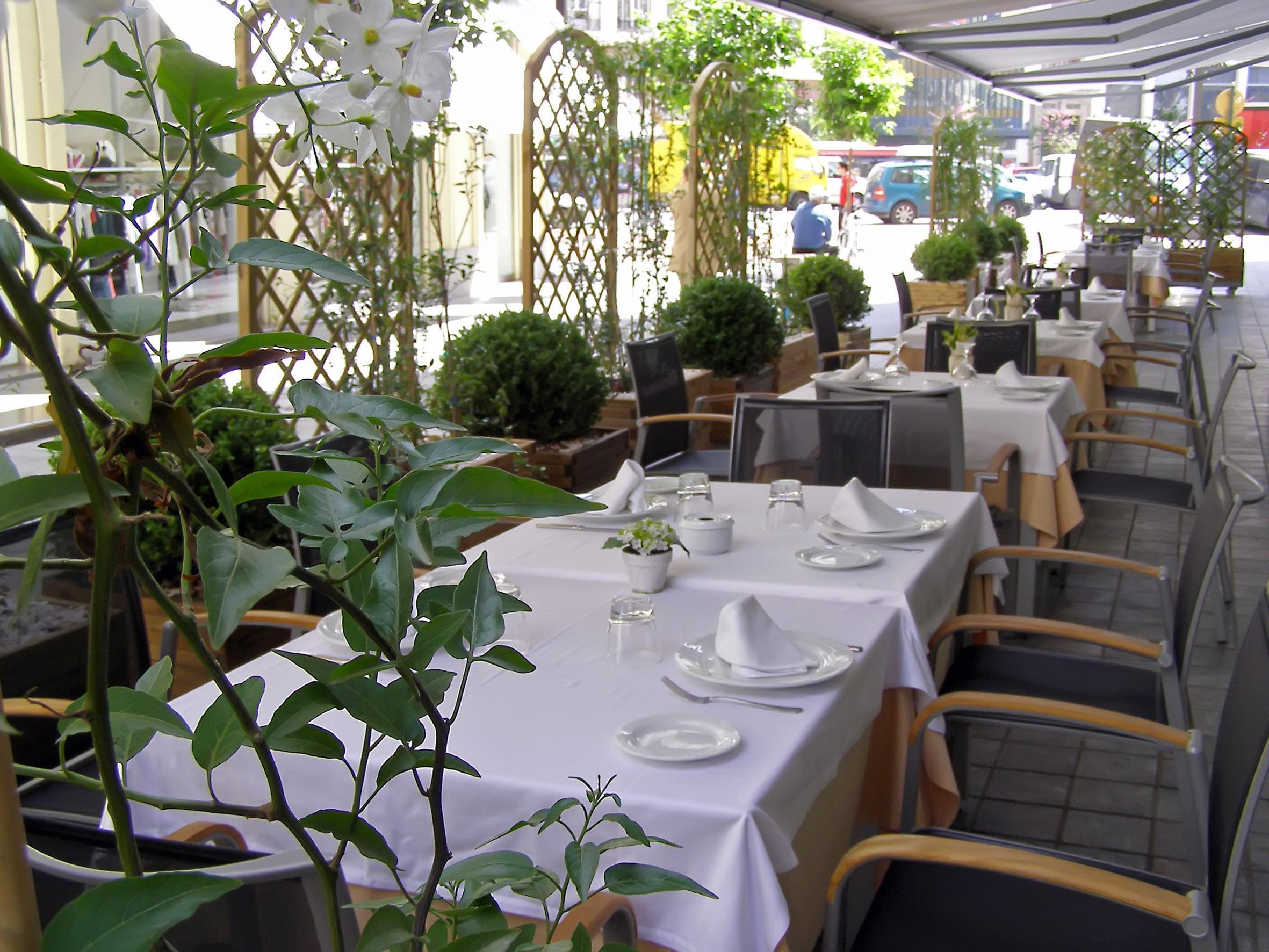 Melia Plaza Hotel 4*
