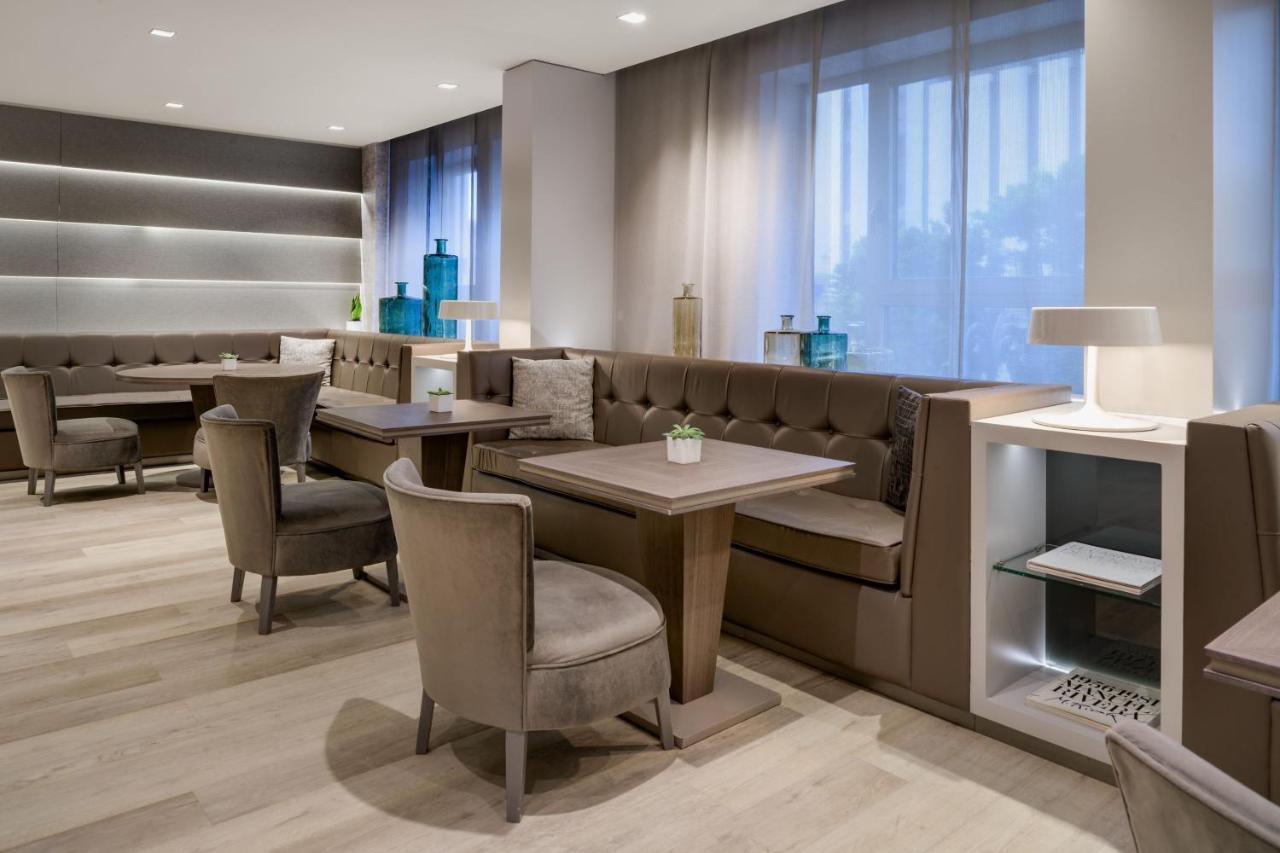 Hotel Ac Colón By Marriott 4*