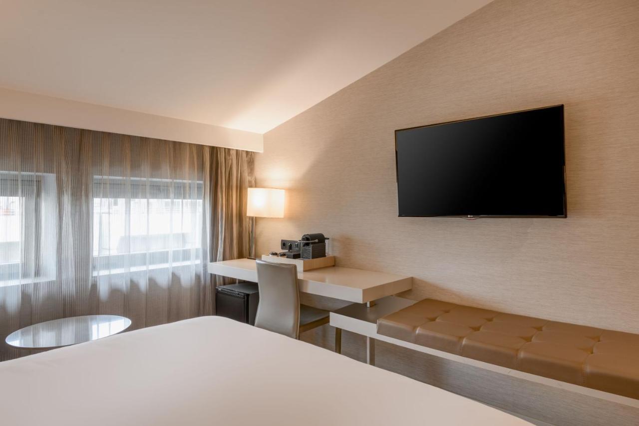 Hotel Ac Colón By Marriott 4*