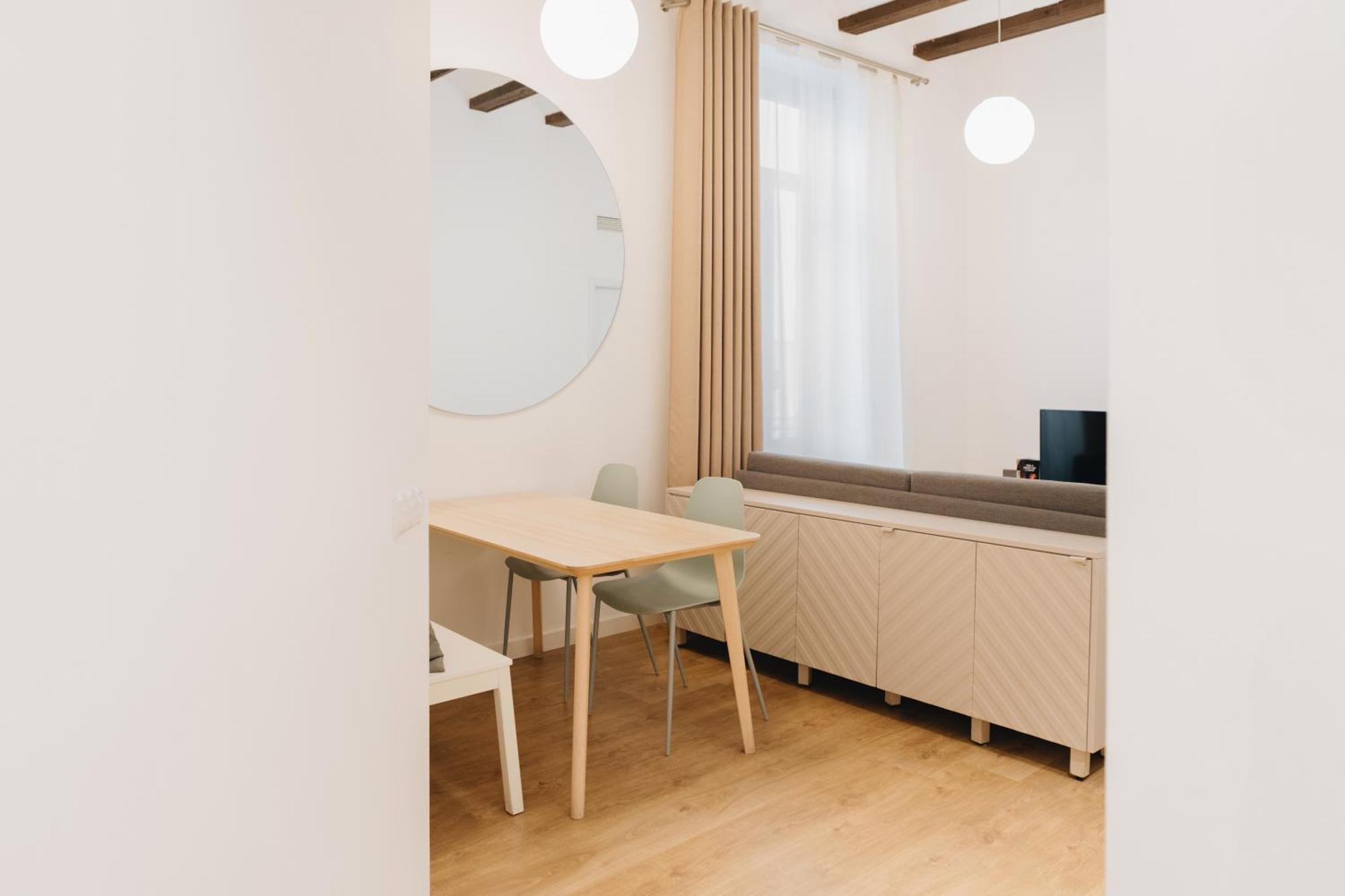 Wallace Apartment *