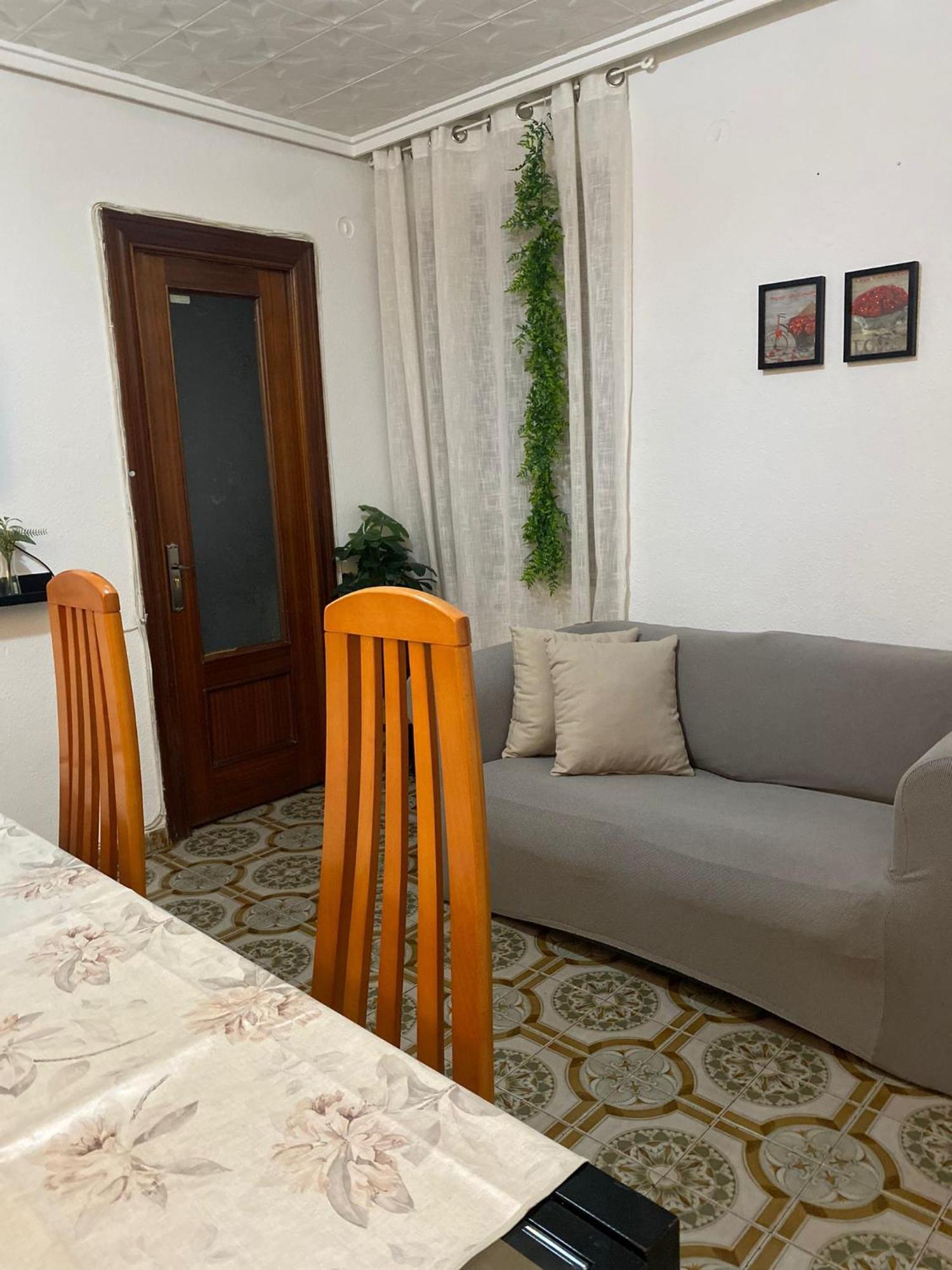 Homestay Well Located Shared