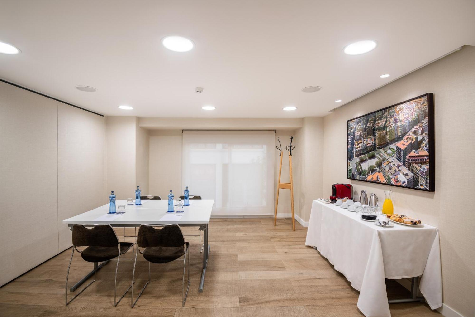 Melia Plaza 4*