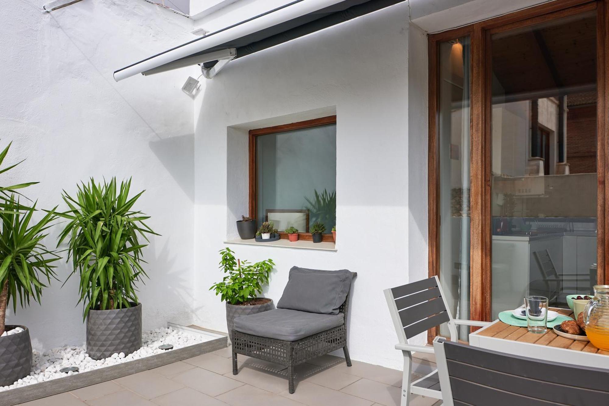 Atico Acogedor Con Amplia Terraza Plaza Del Carmen * Valência
