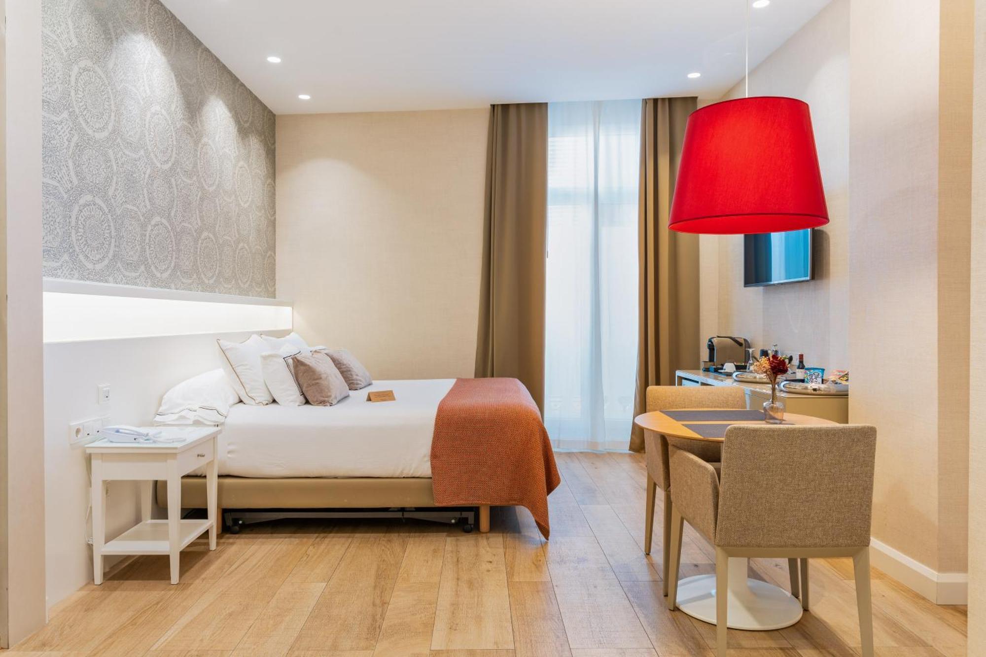 Melia Plaza Hotel 4*