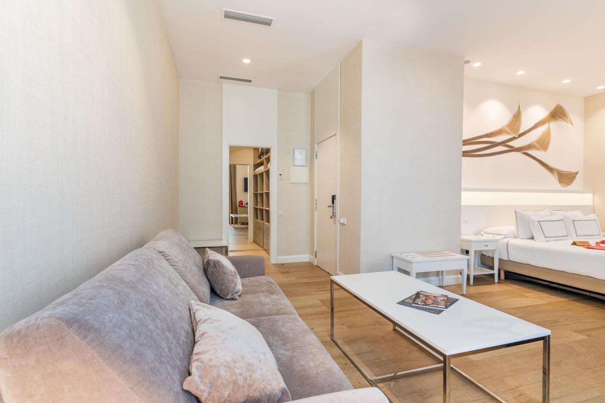 Melia Plaza Hotel