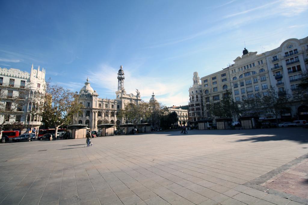 Travel Habitat Ayuntamiento Valencia