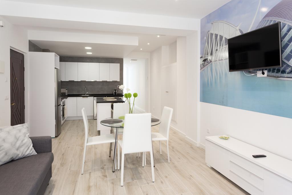 Apartment At Downtown *