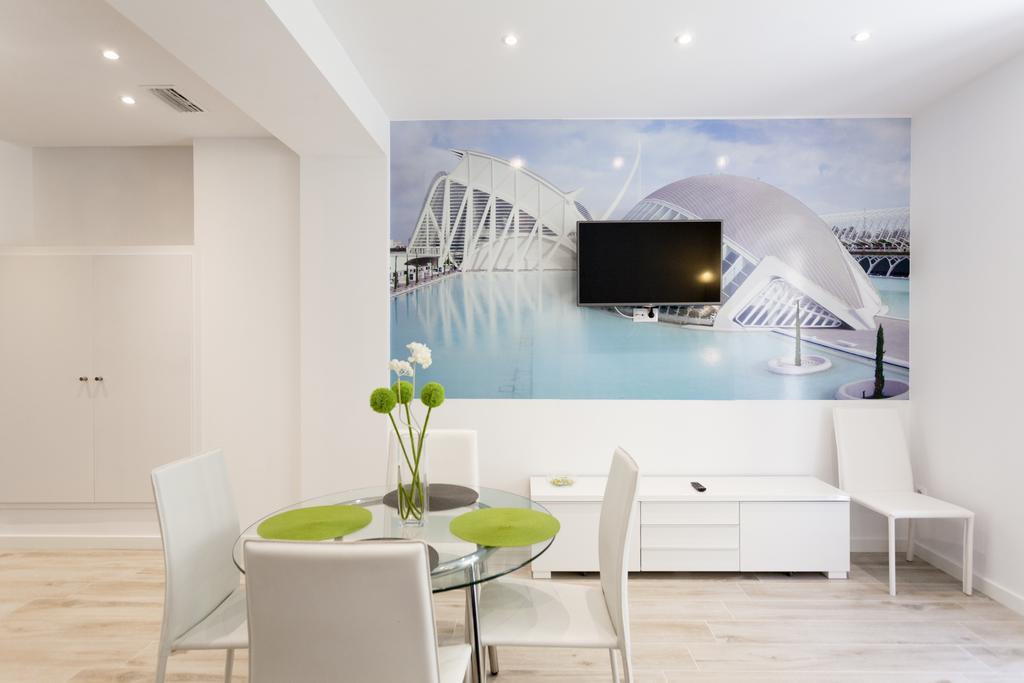 Apartment At Downtown *