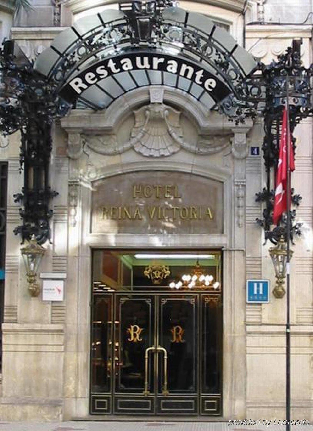 One Shot Reina Victoria Hotel