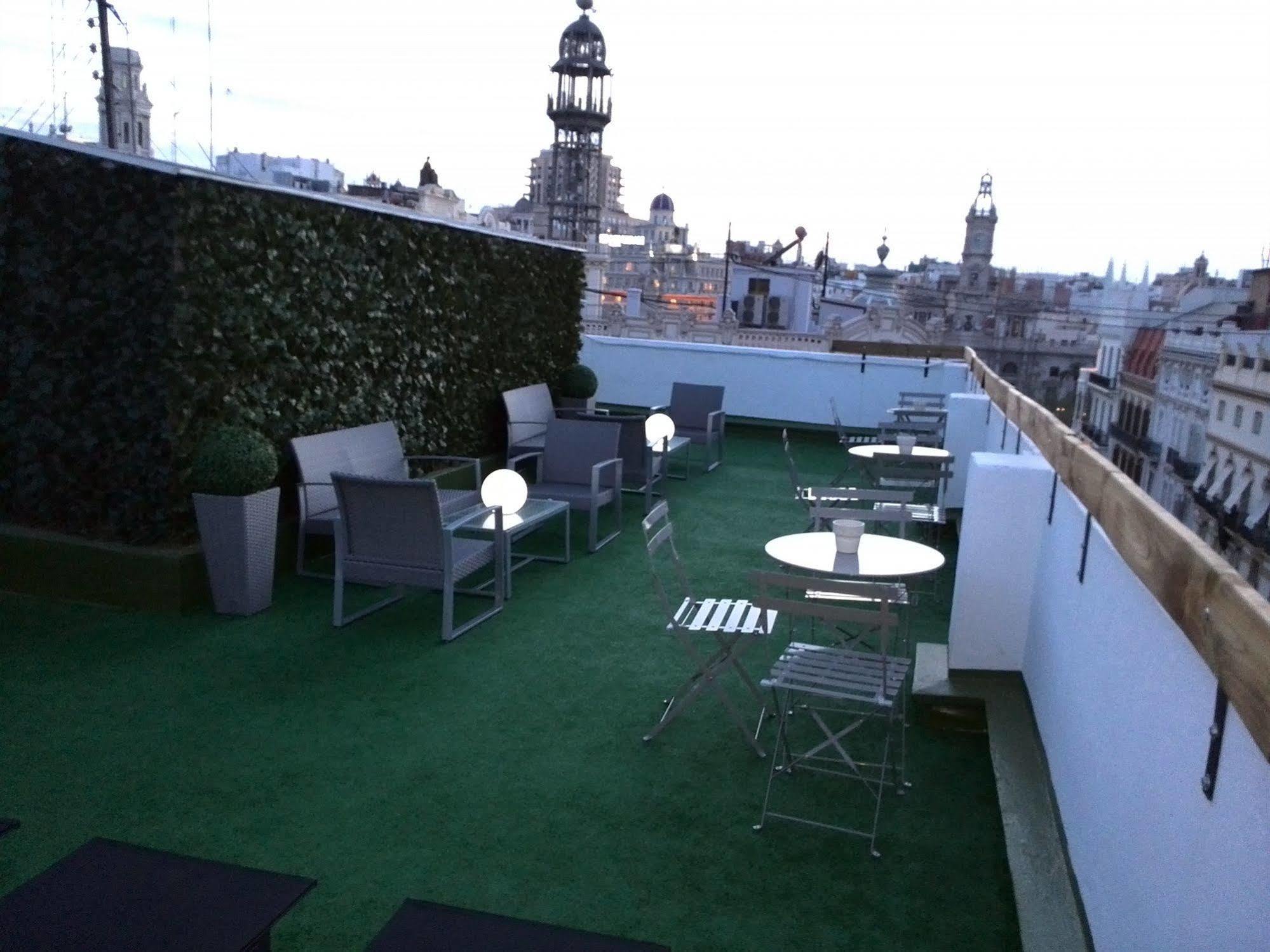 Sweet Continental Hotel