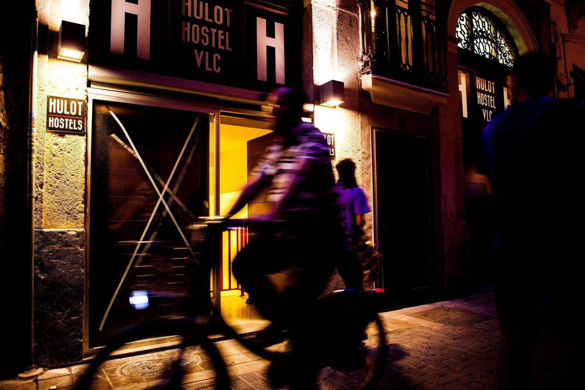 Hulot Valencia