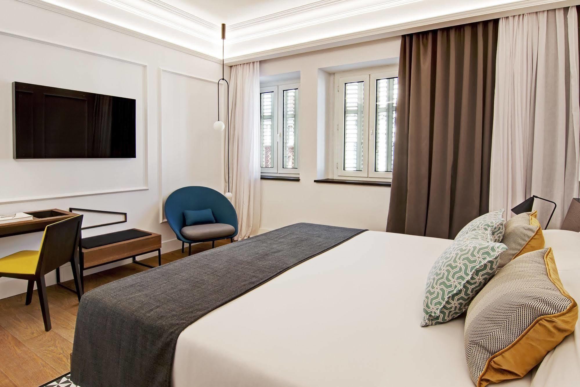 One Shot Reina Victoria Hotel Valencia