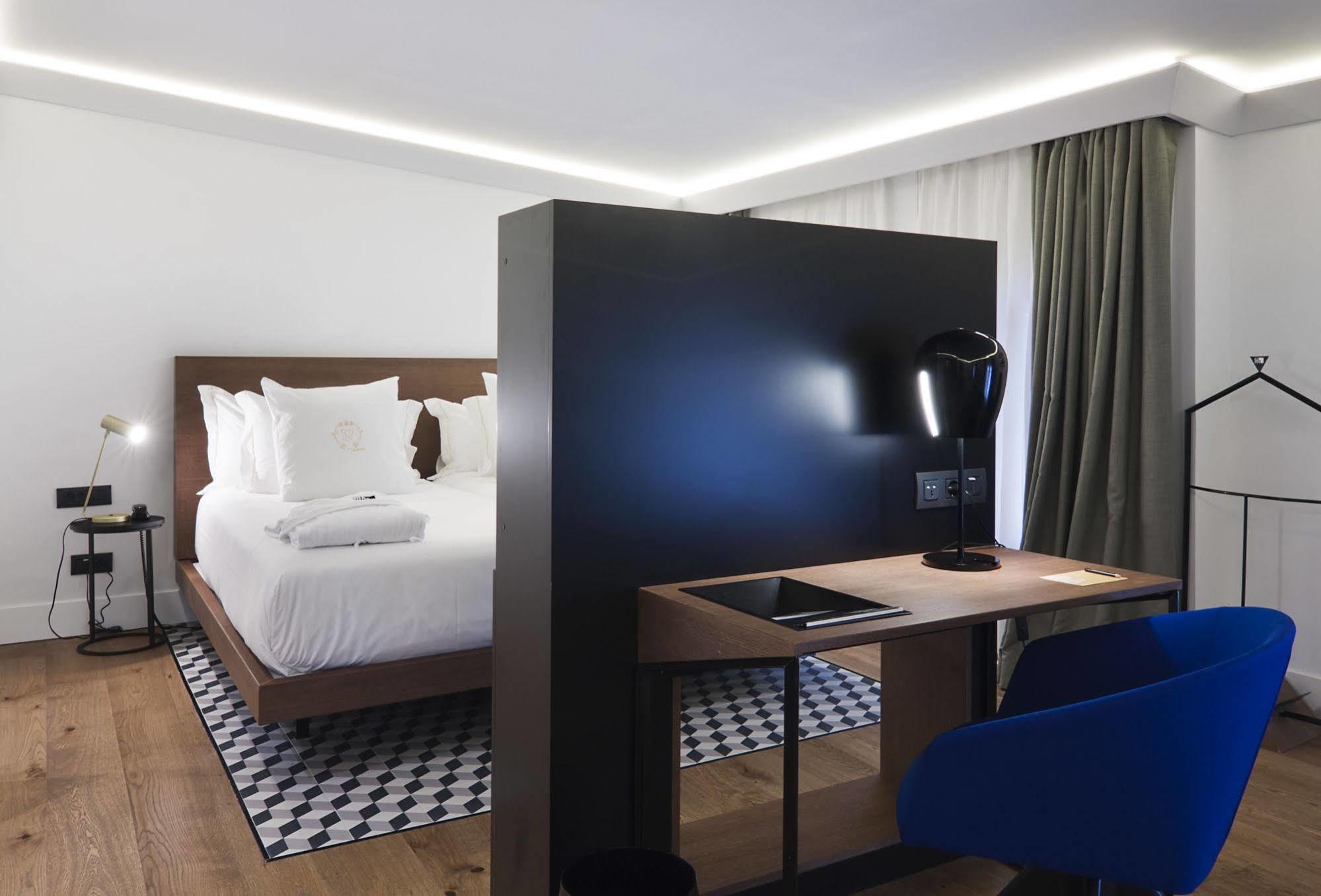 Hotel One Shot Reina Victoria 4*