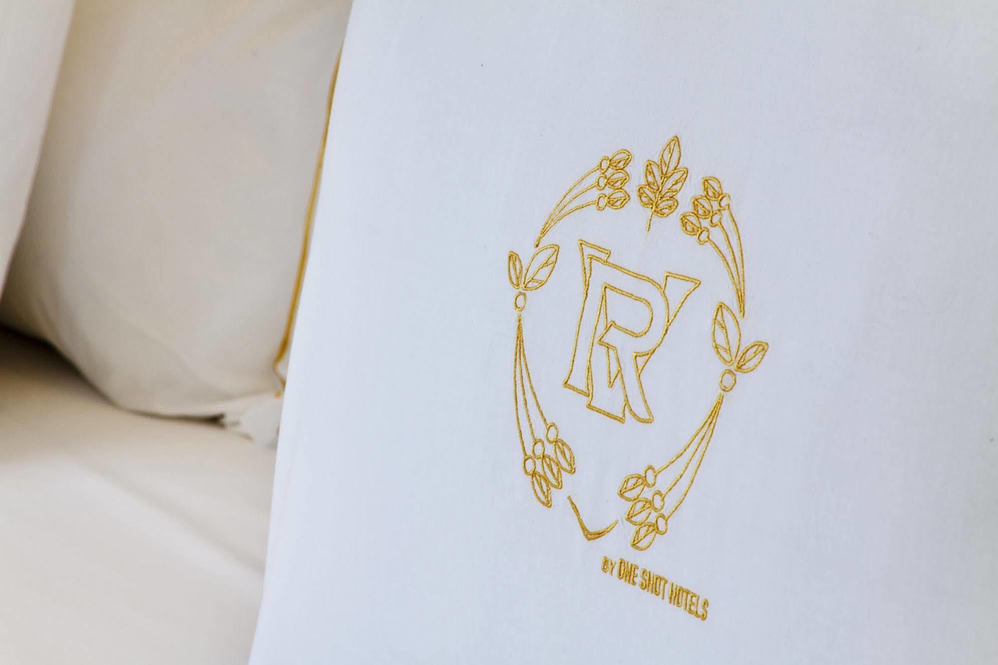 One Shot Reina Victoria Hotel Valencia