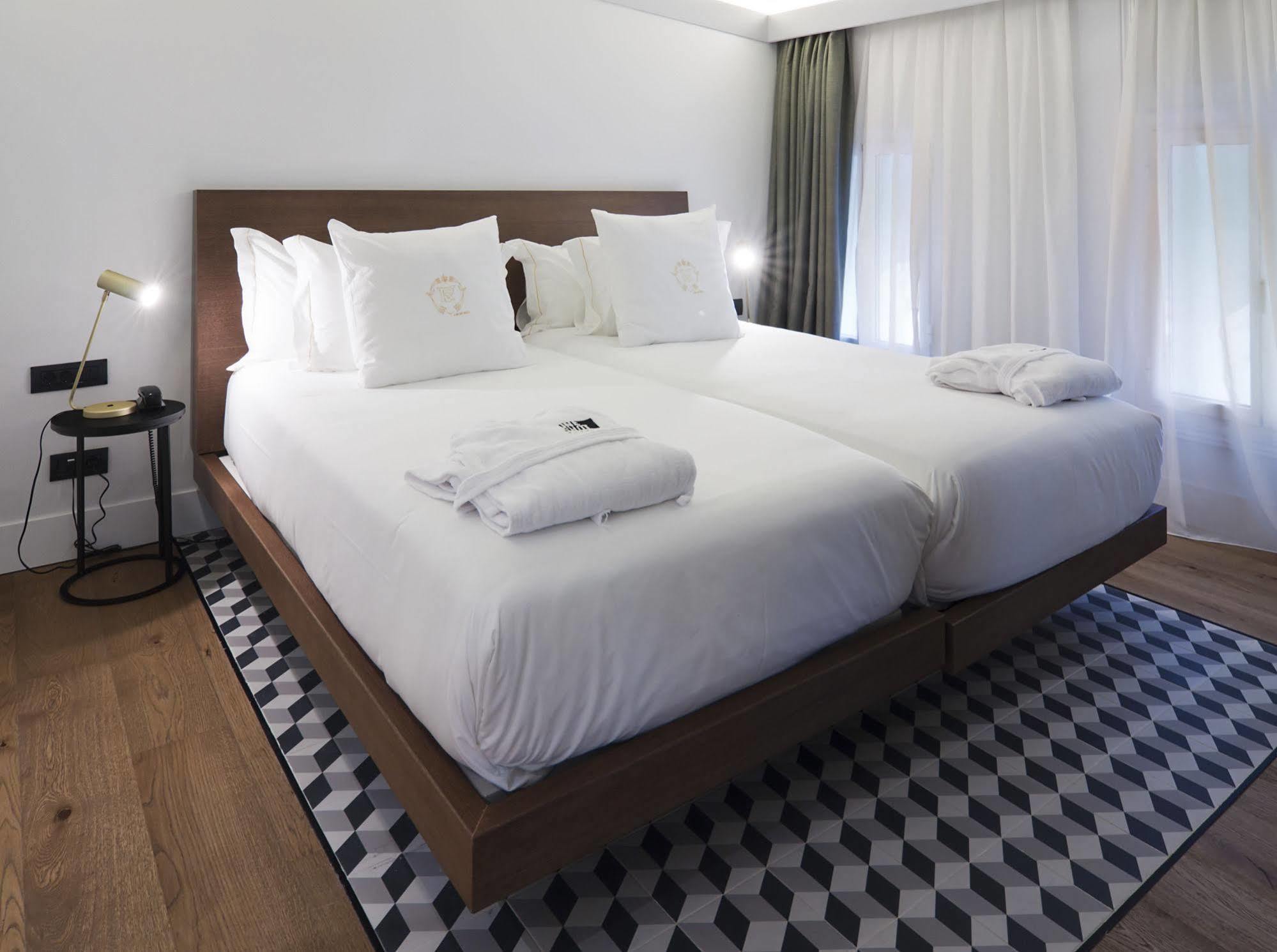 Hotel One Shot Reina Victoria 4*
