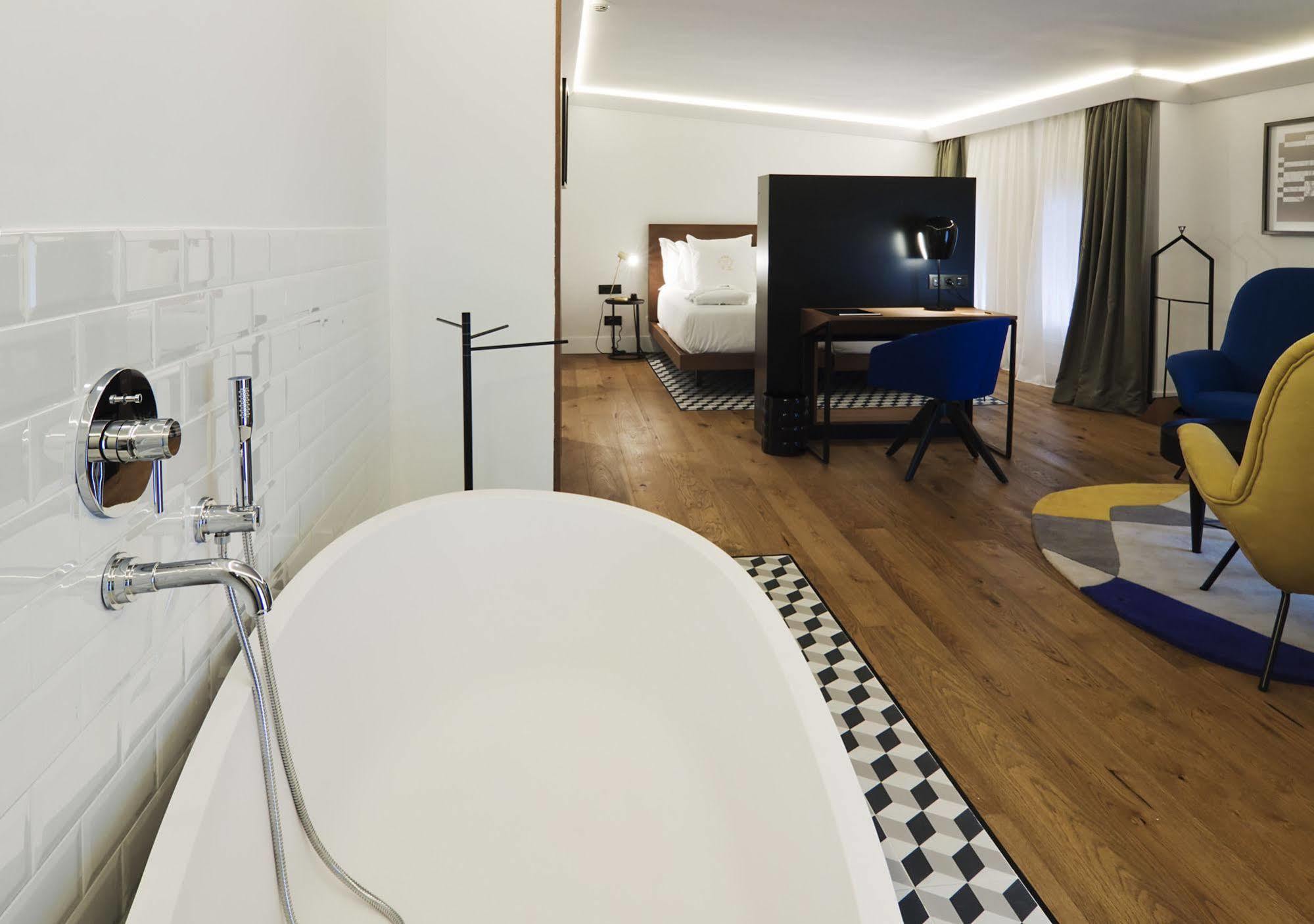 One Shot Reina Victoria Hotel Valencia