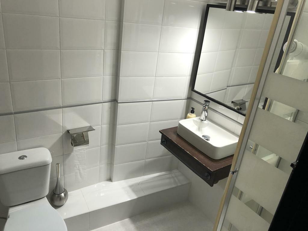 Flats Friends Plaza De La Reina Guest house 2*