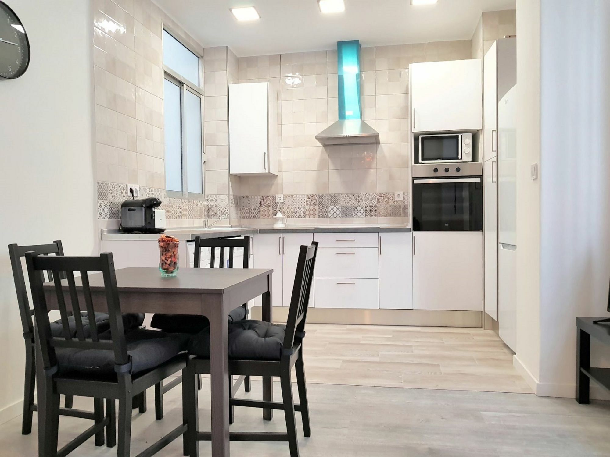 Apartamento Pintor Salvador Abril