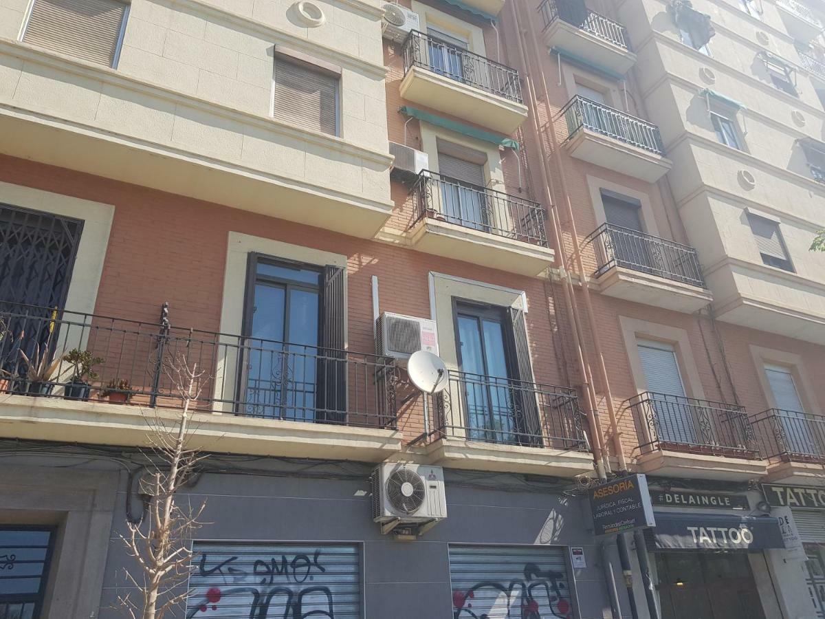 Domus Centro Frente A Torres De Serrano Apartamento *