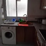 Habitacion Pequena En Piso Compartido Con 2 Adultos
