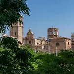 Baron Suites Reina