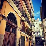 Mediterranean Flats Plaza Redonda