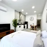 Valencia Urban Escape - Comfort Meets Luxury