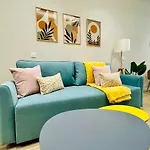 Design & Style Close To Center