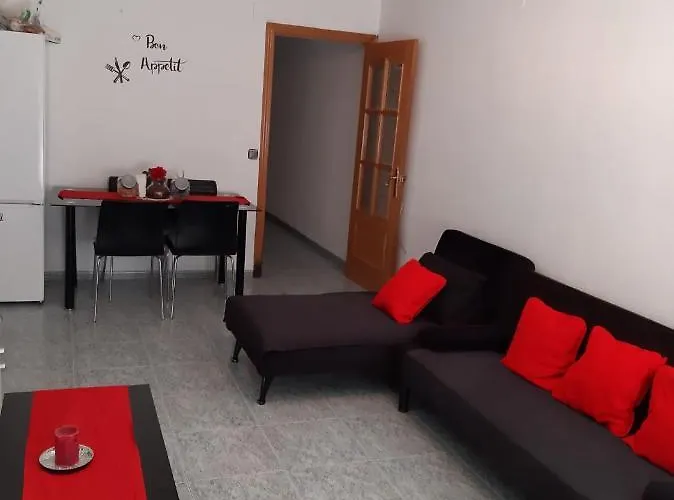 Habitacion Pequena En Piso Compartido Con 2 Adultos