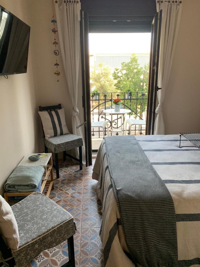Antigua Alqueria Reformada Bed & Breakfast *