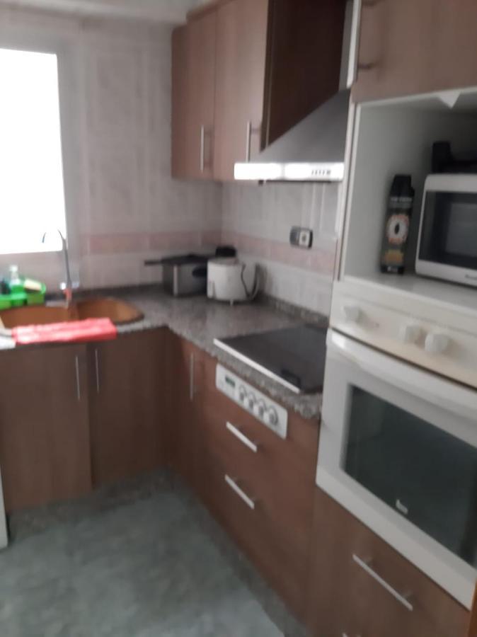 Pequena En Piso Compartido Con 2 Adultos Homestay *