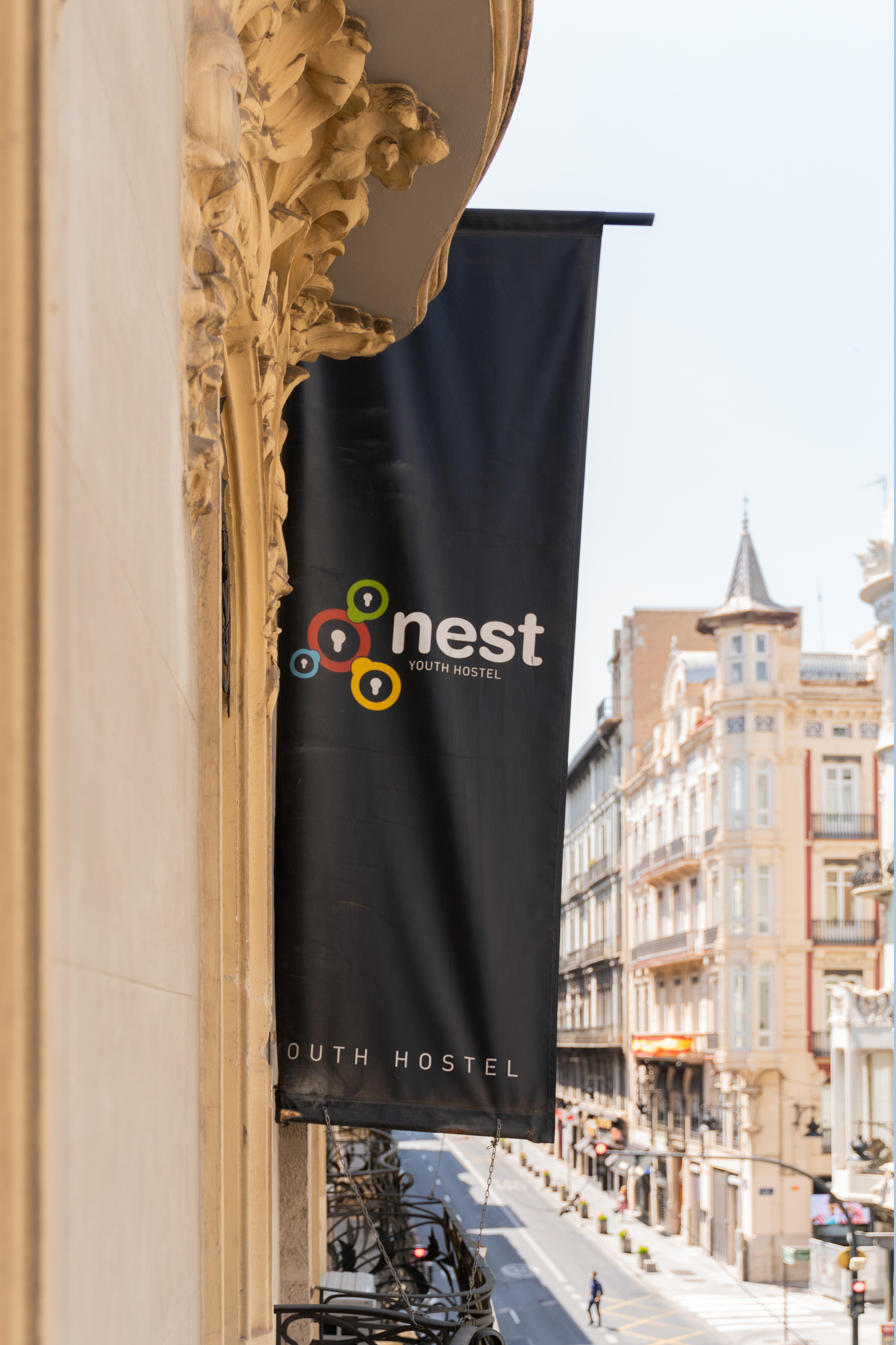 Red Nest * Valencia