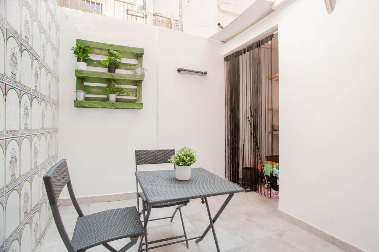 Ferienhaus Lovely With Sunny Patio Near The