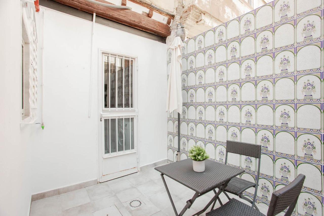 Lovely With Sunny Patio Near The *