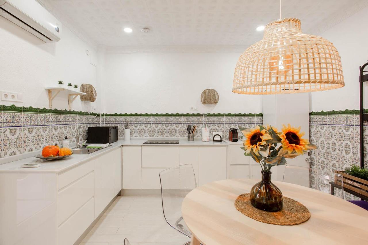 Lovely With Sunny Patio Near The Ferienhaus Valencia