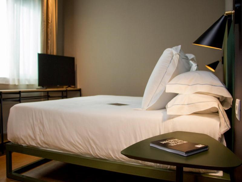 One Shot Colon Hotel 3*