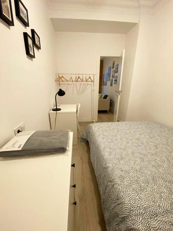 Malvarrosa Private In Shared Homestay Valencia
