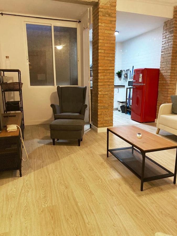 Malvarrosa Private In Shared Homestay
