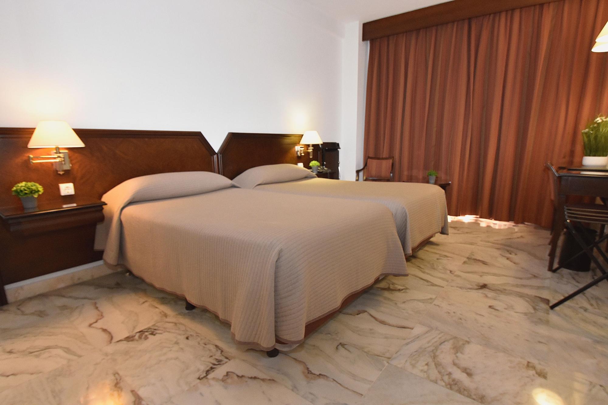 Hotel Turia 4*