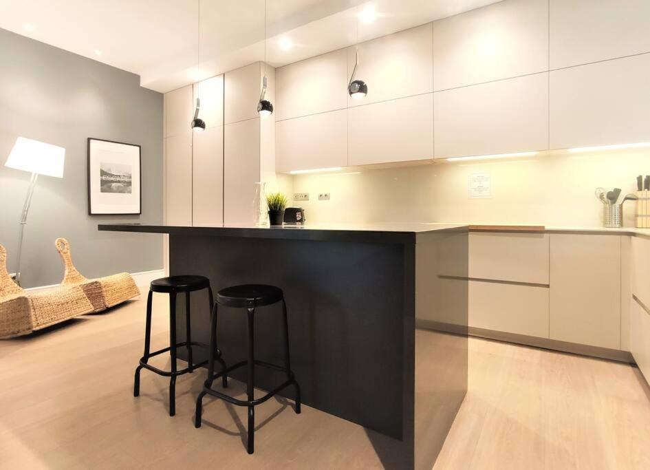 De Lujo Frente Al Mercado Colon. Only Adults Apartment Valencia