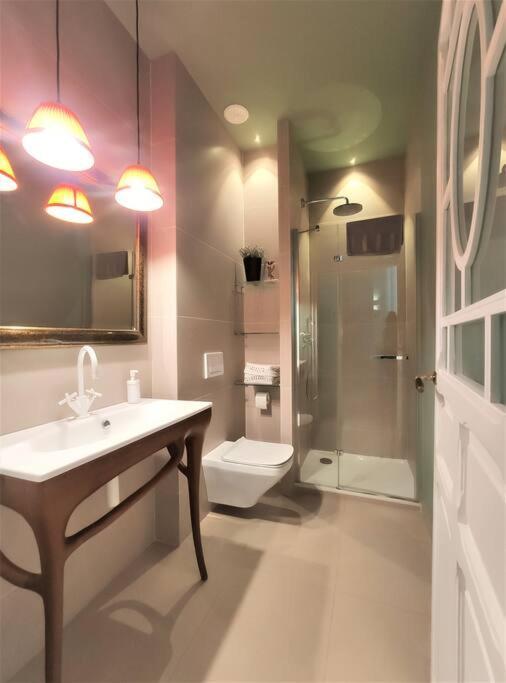 Apartment De Lujo Frente Al Mercado Colon. Only Adults Valencia