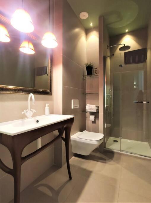 Apartment De Lujo Frente Al Mercado Colon. Only Adults Valencia