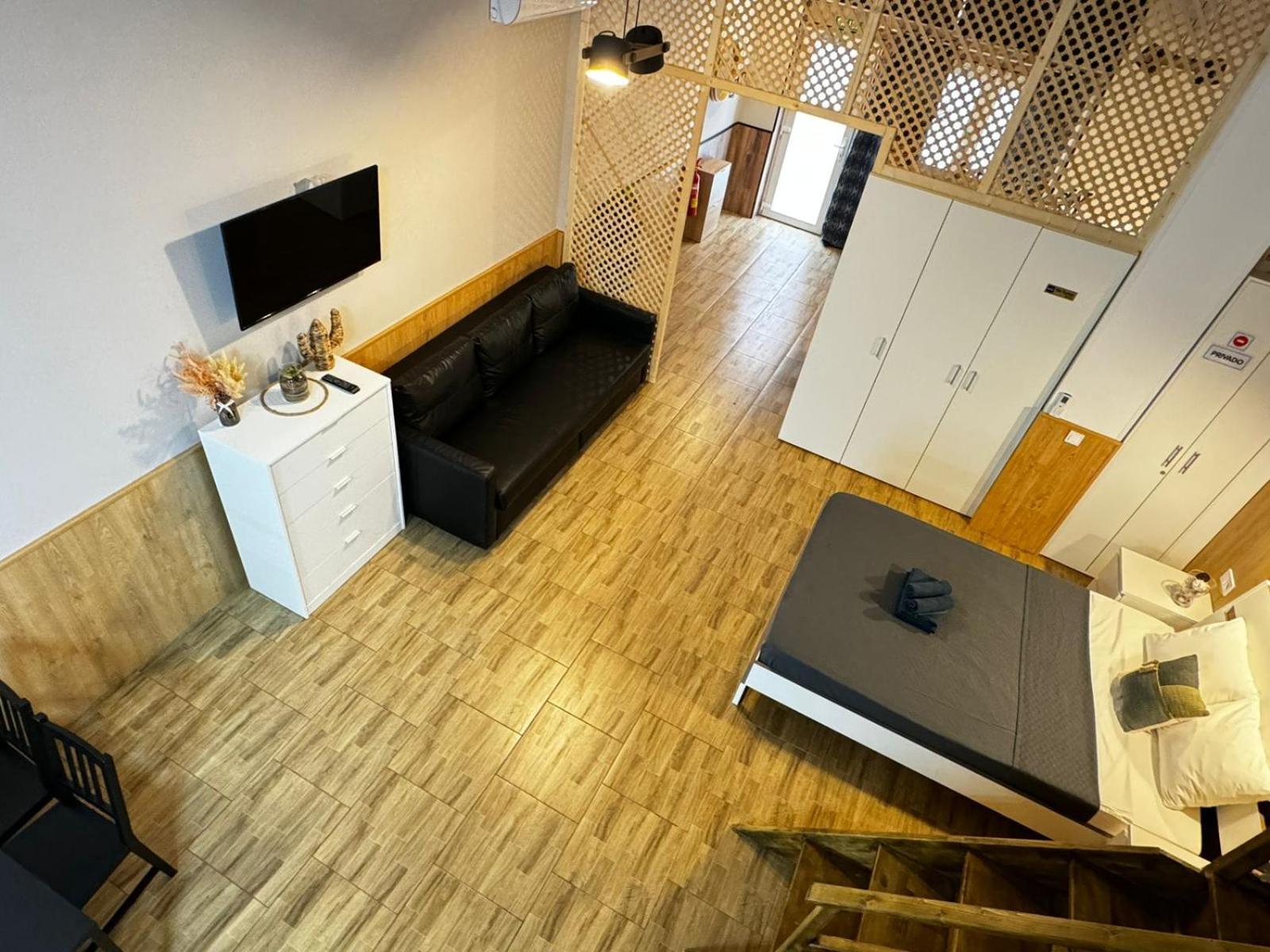 Lliri 7 Apartment