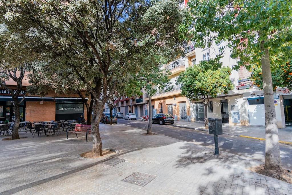Ciudad Artes Gem: Stylish Near Ruzafa & Apartment Valencia