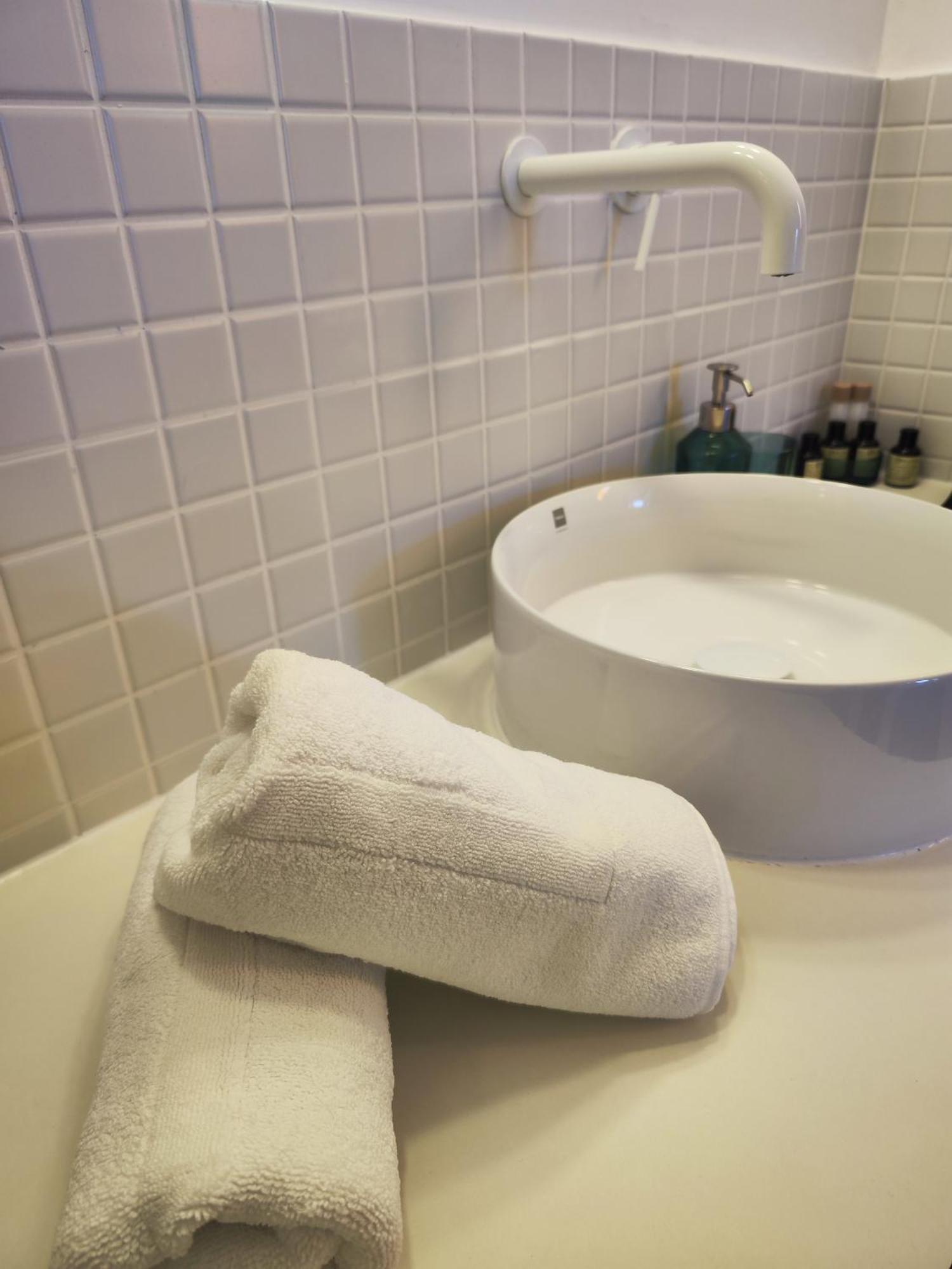 Carisan1 - 6 Min To Beach, Modern, Bright Apartment Valencia
