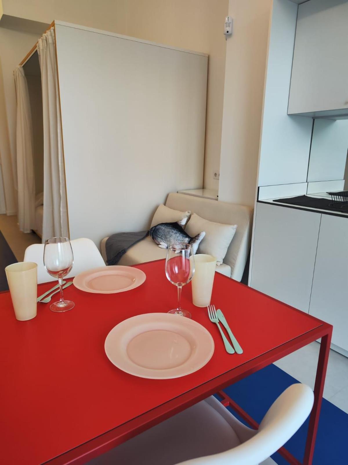Carisan1 - 6 Min To Beach, Modern, Bright Apartment