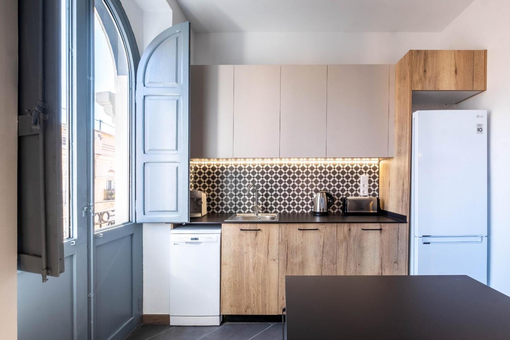 Apartment Spacious Penthouse With Massive Terrace