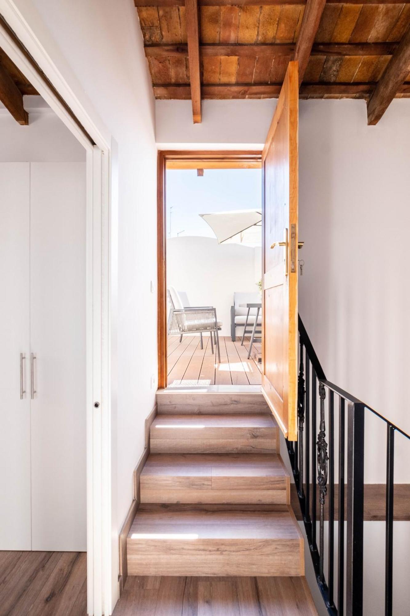Spacious Penthouse With Massive Terrace Apartment *